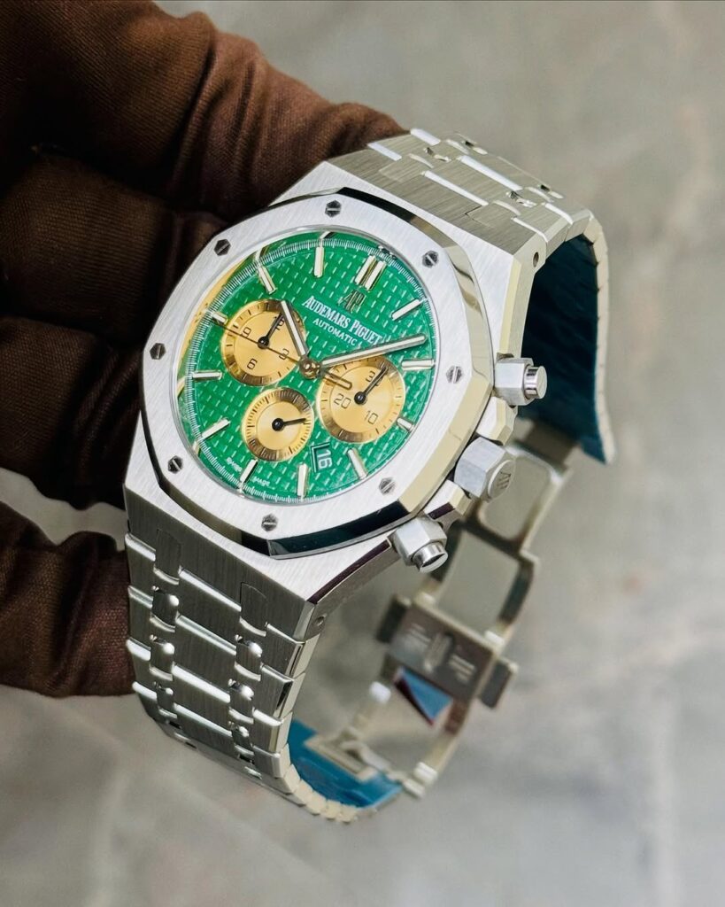 Audemars Piguet Royal Oak “Hour Glass” L.E. 41MM Green Dial Platinum Bracelet 26332PT