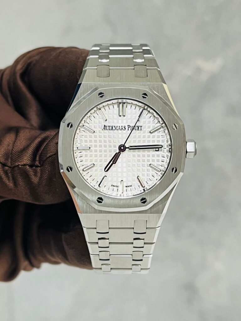 Audemars Piguet Royal Oak 77450ST Stainless Steel Silver-Toned Dial