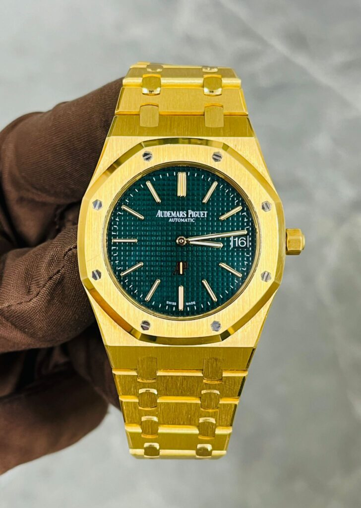 Audemars Piguet 15205BA Royal Oak Extra-Thin The Hour Glass 39mm Black Index Yellow Gold