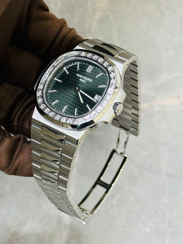 Patek Philippe Nautilus 5711/1300A Stainless Steel Green Dial Diamond Bezel