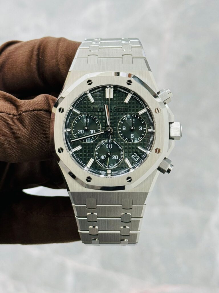 Audemars Piguet Royal Oak 26240ST Selfwinding Chronograph Stainless Steel Green Dial
