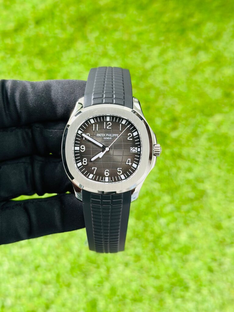 Patek Philippe Aquanaut 5167A-001 Selfwinding Stainless Steel Black Dial