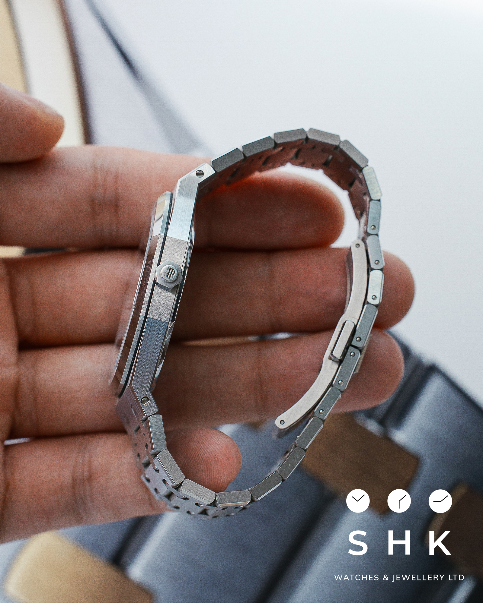 Audemars Piguet AP 16204ST 50th Anniversary 2022 Good Condition. Full Set. - Image 12