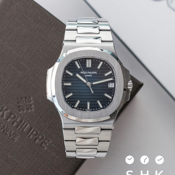 PATEK PHILIPPE PP 5711/1A BLUE NEW FULL SET