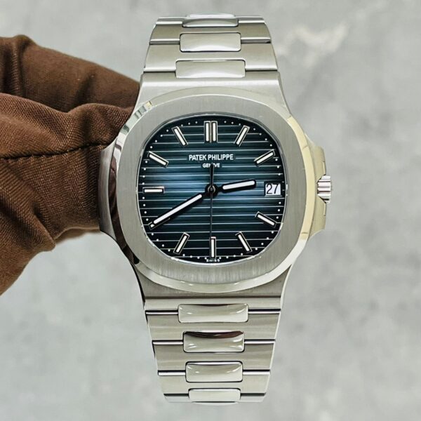 PATEK PHILIPPE PP 5711/1A BLUE NEW FULL SET