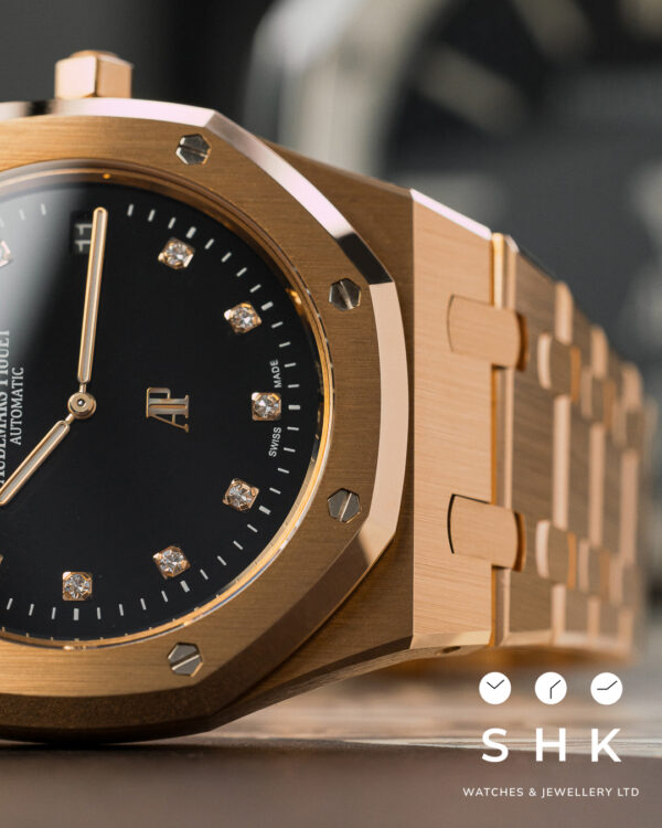 Audemars Piguet AP 15207OR LIKE NEW FULL SET 2020 - Image 8