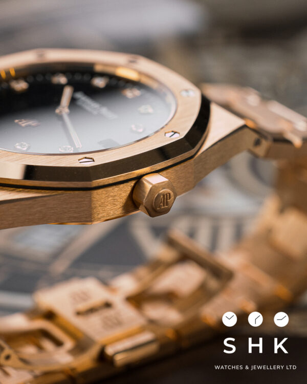 Audemars Piguet AP 15207OR LIKE NEW FULL SET 2020 - Image 9