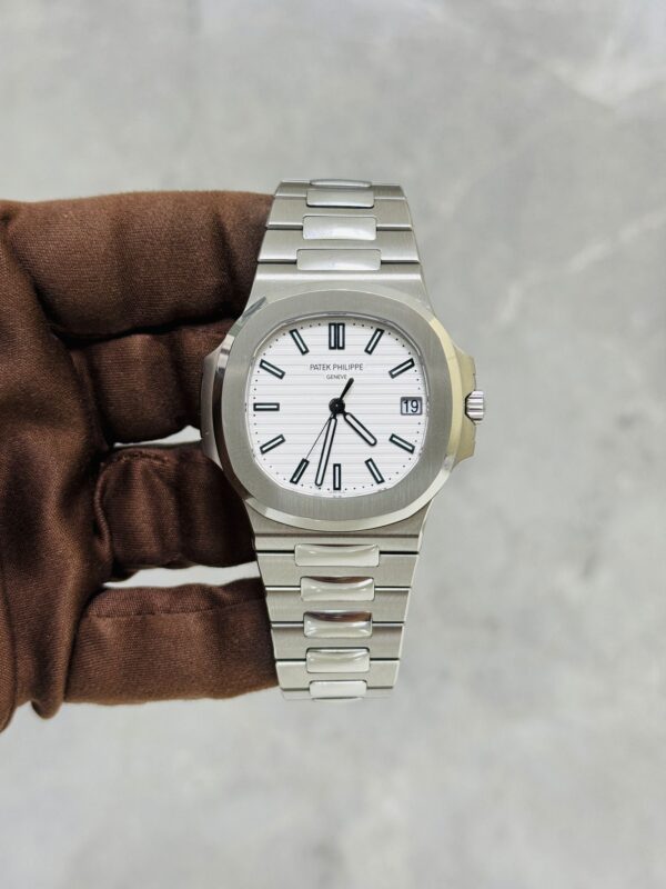 PATEK PHILIPPE PP 5711/1A WHITE 2018 - Image 5