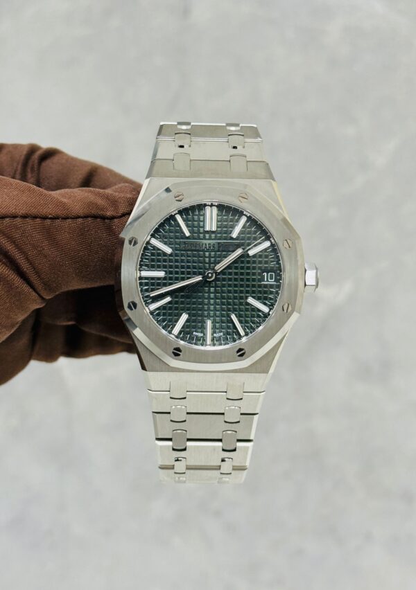 Audemars Piguet AP 15510ST GREEN BRAND NEW FULL SET - Image 2