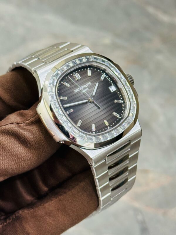 PATEK PHILIPPE PP 5711/110P NEW FULL SET - Image 5