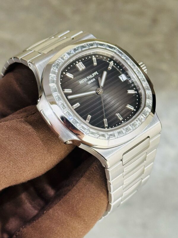 PATEK PHILIPPE PP 5711/110P NEW FULL SET - Image 6
