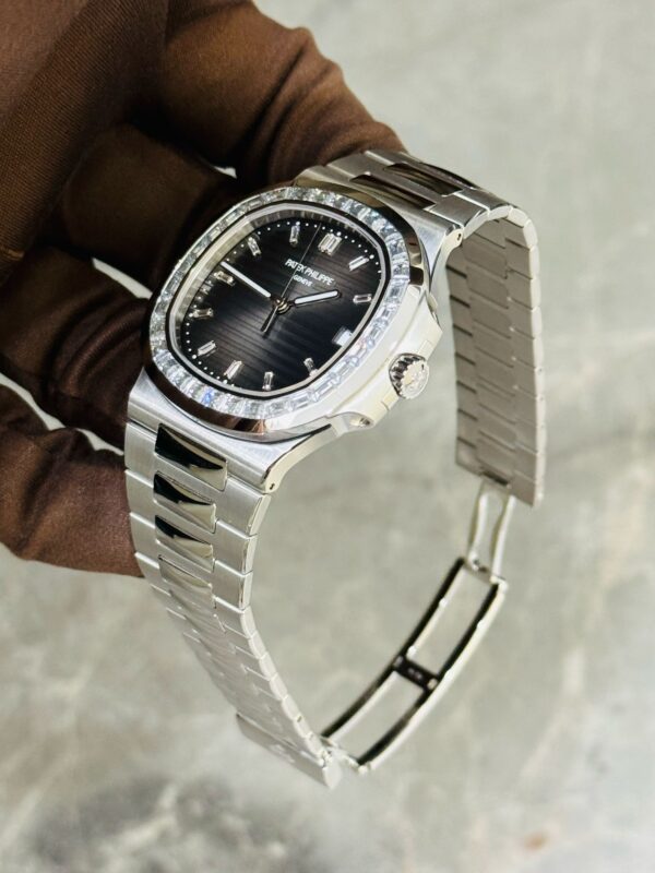 PATEK PHILIPPE PP 5711/110P NEW FULL SET - Image 4