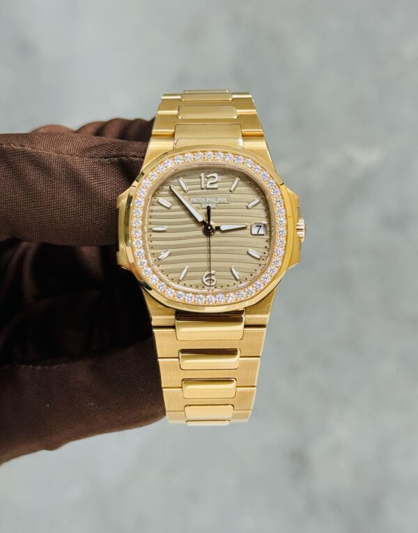 PATEK PHILIPPE PP 7010/1R CHAMP DIAL LIKE NEW FULL SET 2022 - Image 4