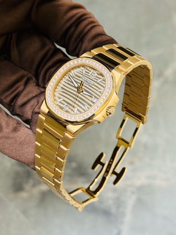 PATEK PHILIPPE PP 7010/1R CHAMP DIAL LIKE NEW FULL SET 2022 - Image 5
