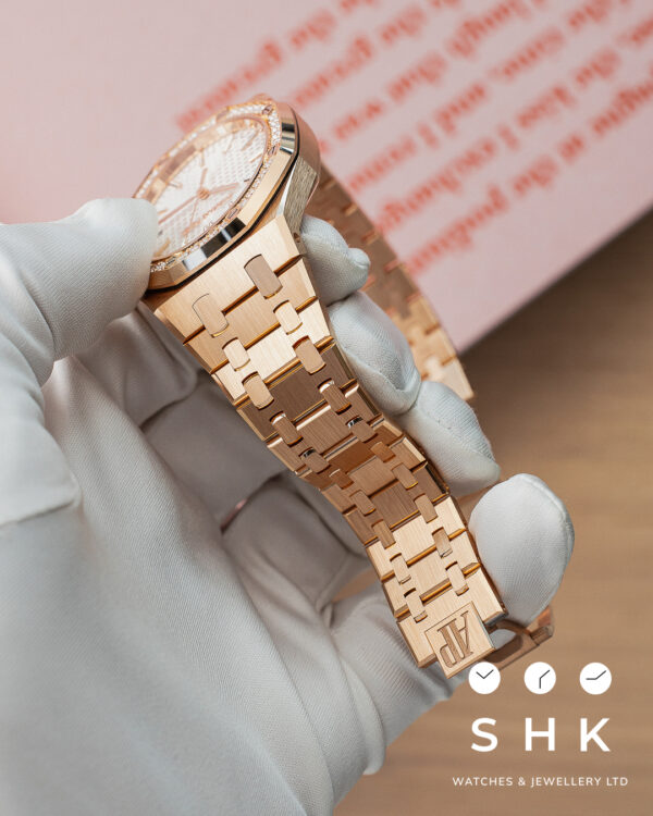 Audemars Piguet AP 15551OR WHITE BRAND NEW. FULL SET. - Image 7