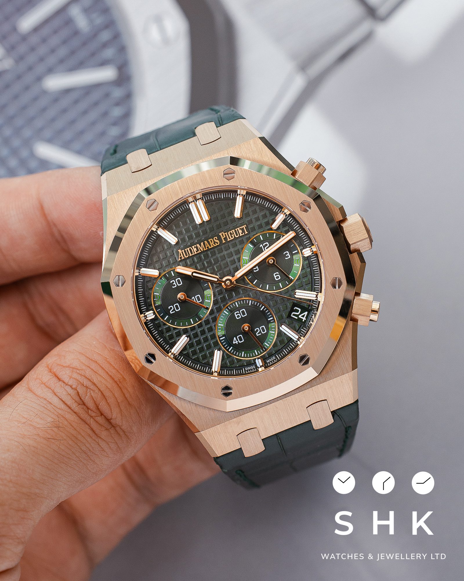 Audemars Piguet Royal Oak 26240OR Chronograph '50th Anniversary' Rose Gold Green Dial - Image 4