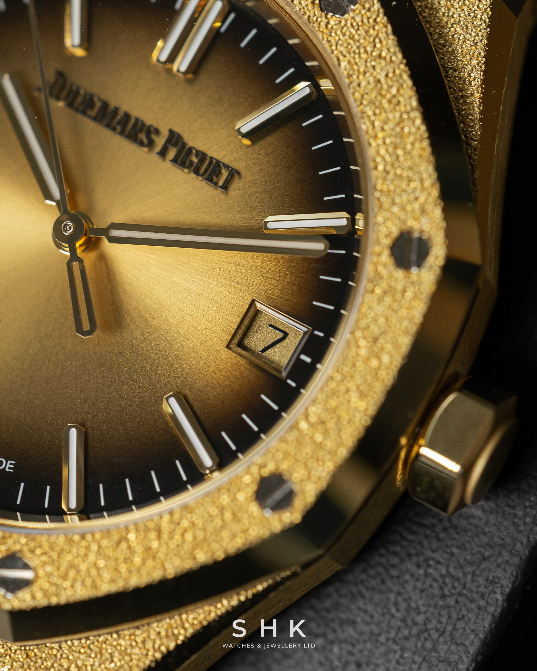 Audemars Piguet Royal Oak 15550BA Frosted Yellow Gold Smoked Yellow Dial - Image 6