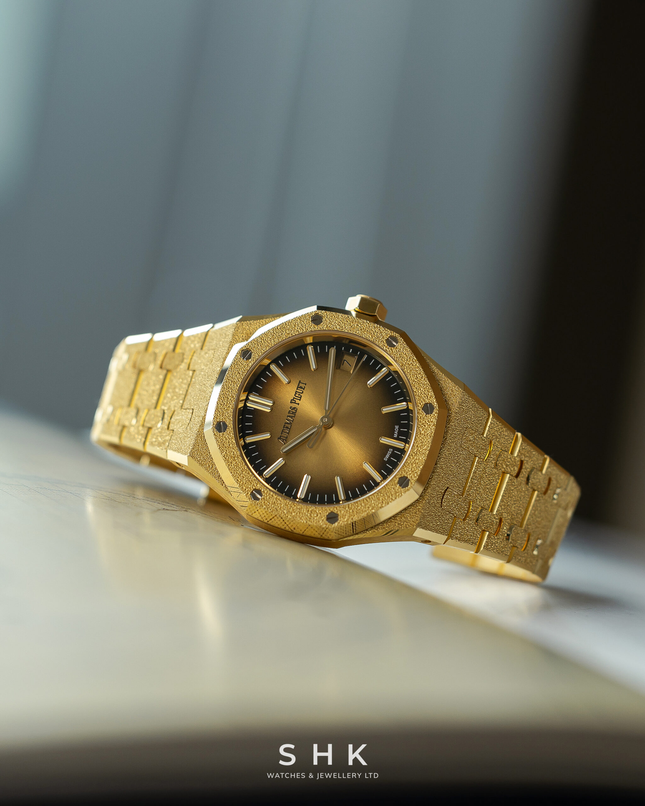Audemars Piguet Royal Oak 15550BA Frosted Yellow Gold Smoked Yellow Dial - Image 2