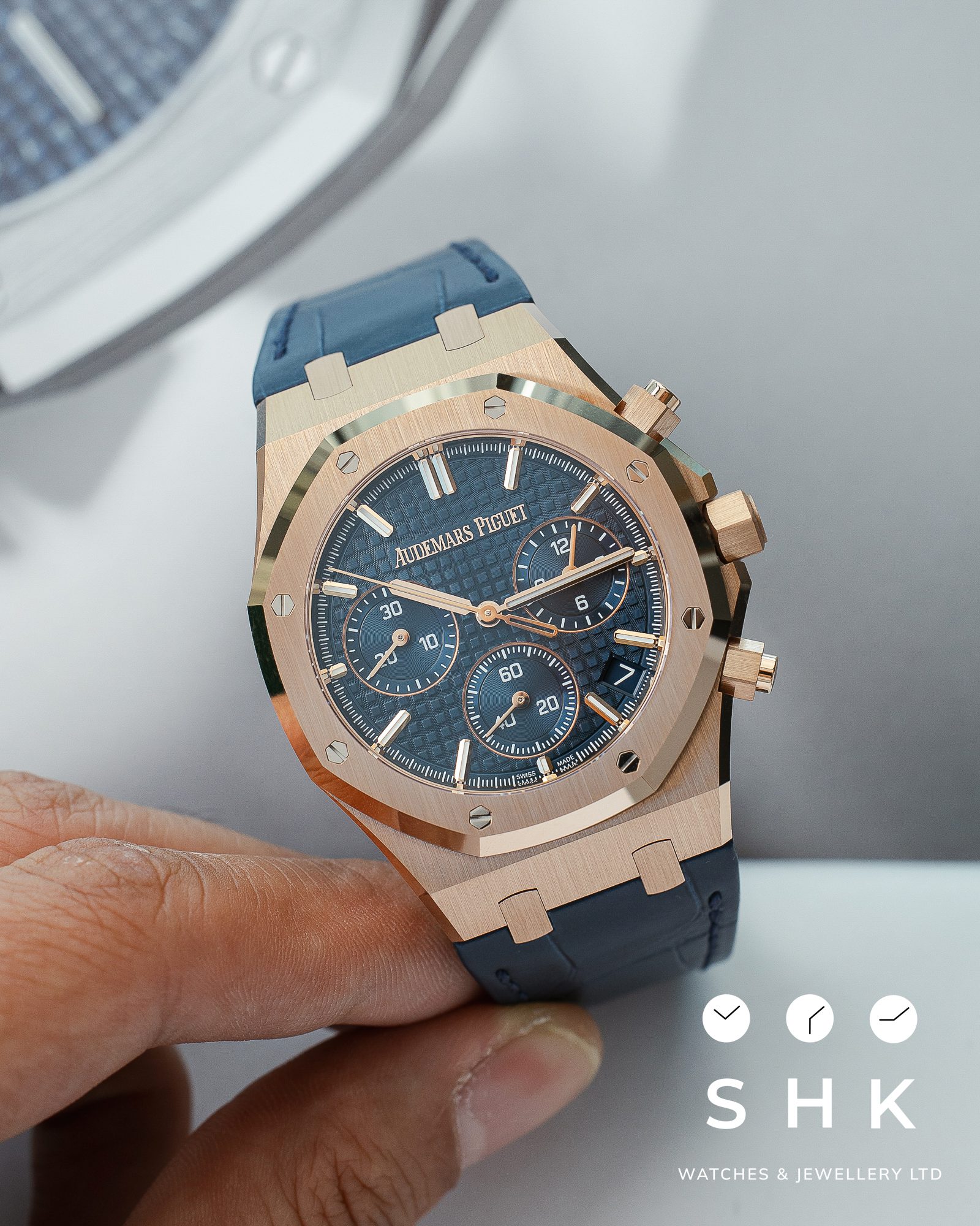 Audemars Piguet Royal Oak 26240OR Chronograph Rose Gold Blue Dial - Image 8