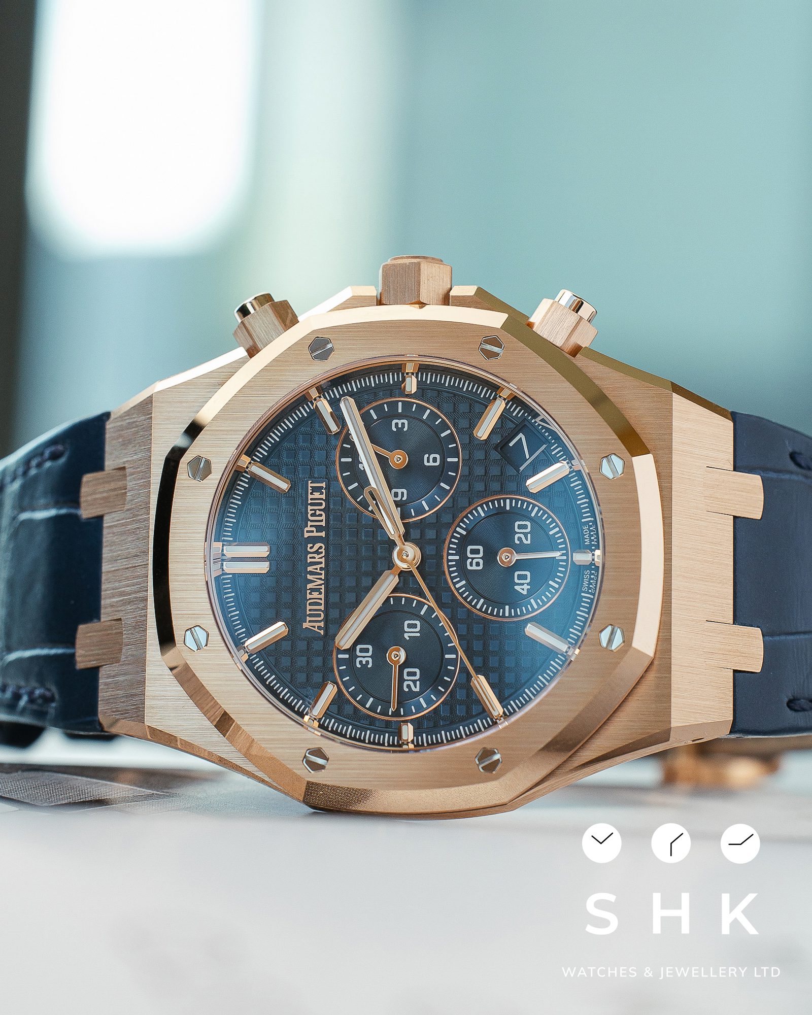 Audemars Piguet Royal Oak 26240OR Chronograph Rose Gold Blue Dial - Image 4